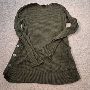 Ann Taylor Outlet Olive Green Crew Neck Sweater with Ribbed Detailing